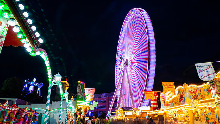 Auch am Freitag, 8. Juli 2022 war die Stimmung auf dem Kiliani-Volksfest auf der Würzburger Talavera sehr ausgelassen und gut.