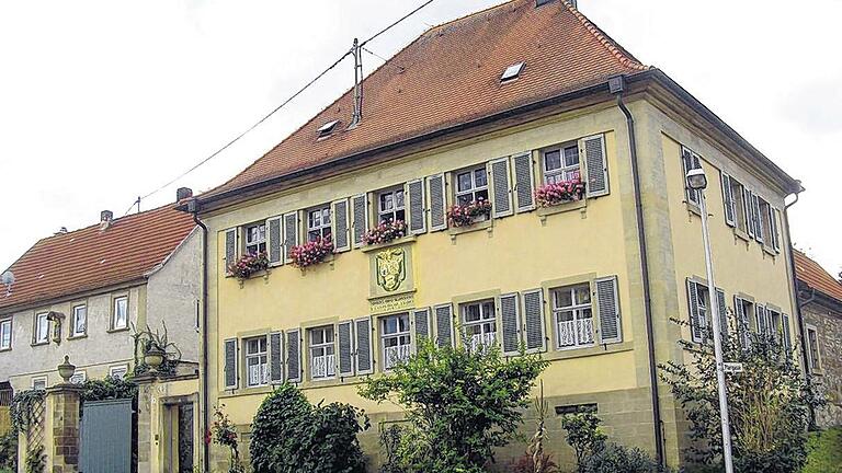 Aufschlussreich: Im Pfarrhaus von Althausen wurden handschriftliche Notizen von einem unbekannten Verfasser vorgefunden, die Aufschluss auch über die früheren Besitzverhältnisse geben. Aufschlussreich: Im Pfarrhaus von Althausen wurden handschriftliche Notizen von einem unbekannten Verfasser vorgefunden, die Aufschluss auch über die früheren Besitzverhältnisse geben.