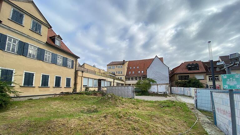 Was wird sich am Martin-Luther-Platz in Schweinfurt ändern? Die Stadtverwaltung hat im Schul- und Kulturausschuss einen neuen, abgespeckten Plan vorgestellt. Was wird sich am Martin-Luther-Platz in Schweinfurt ändern? Die Stadtverwaltung hat im Schul- und Kulturausschuss einen neuen, abgespeckten Plan vorgestellt.