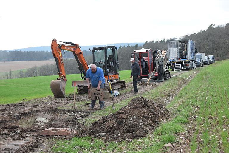 Die künftige Trinkwasserversorgung der Gemeinde war ein Schwerpunkt bei der Bürgerversammlung. Theo Behringer stellte die drei Alternativen vor, wie künftig die Gewinnung von Trinkwasser gesichert werden soll.