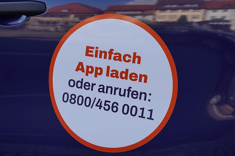 Wer den Bedarfsverkehr 'Callheinz'benötigt, kann ihn per App oder per Telefon rufen. Wer den Bedarfsverkehr 'Callheinz'benötigt, kann ihn per App oder per Telefon rufen.