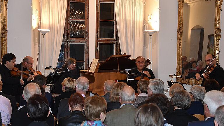Mit dem Bamberger Streichquartett, besetzt mit Raúl Teo Arias, Andreas Lucke, Karlheinz Busch und Branko Kabadaic (von links), musizierte der Pianist Erwin Stein auf Schloss Oberschwappach. Mit dem Bamberger Streichquartett, besetzt mit Raúl Teo Arias, Andreas Lucke, Karlheinz Busch und Branko Kabadaic (von links), musizierte der Pianist Erwin Stein auf Schloss Oberschwappach.