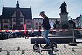 Selbsterfahrung E-Scooter: Gar nicht so einfach, findet Reporterin Katja Beringer.