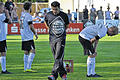 Und der Trainer blicket stumm: Tamer Yigit traut der Kitzinger Sache in einer Spielunterbrechung noch nicht.