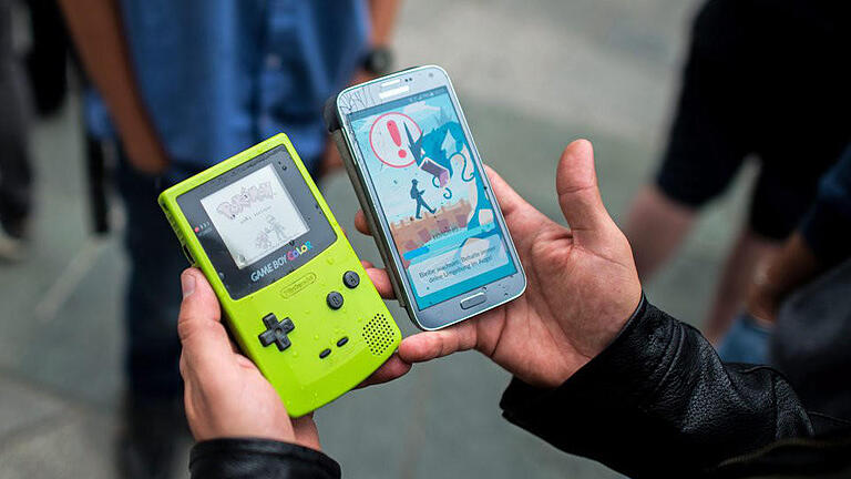 Pokemon       -  Pokemon-Spiel auf dem Smartphone:  Bisher sperrte sich Nintendo gegen den Sprung auf Mobiltelefone und brachte seine Spiele nur für die eigenen Konsolen heraus. Foto: Christian Bruna