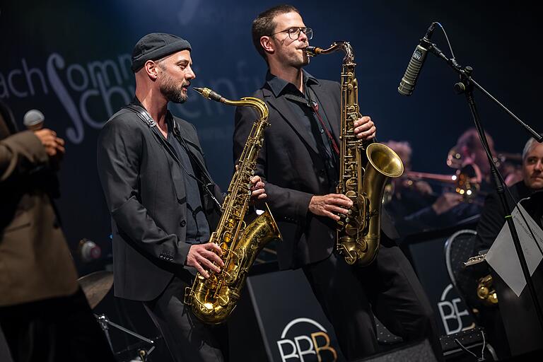 17 hochklassige Jazzmusiker präsentierten sich mit Chris Boettcher beim Schweinfurter Nachsommer. 17 hochklassige Jazzmusiker präsentierten sich mit Chris Boettcher beim Schweinfurter Nachsommer.