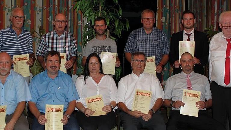 Ohne das Ehrenamt kann kein Verein bestehen, wofür diesen Mitgliedern der Dank gilt. Ohne das Ehrenamt kann kein Verein bestehen, wofür diesen Mitgliedern der Dank gilt.