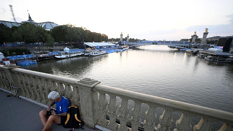 Paris 2024 - Triathlon       -  Nun hoffen die Sportler, wenigstens am Mittwoch antreten zu können.