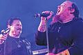 Dominierend: Andreas Kümmert (rechts) trifft Bobby Kimball (hier in Münnerstadt).