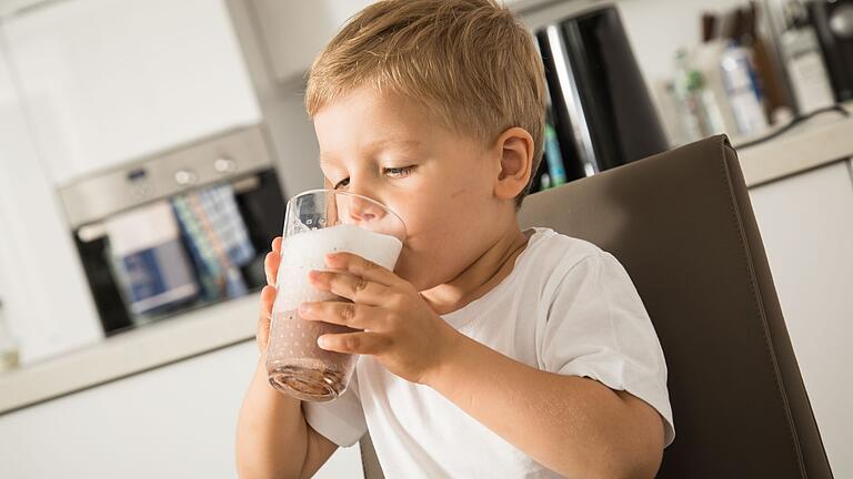 Kakao       -  Schon als Kinder lernen wir Süßes mit guten Empfindungen zu verknüpfen.