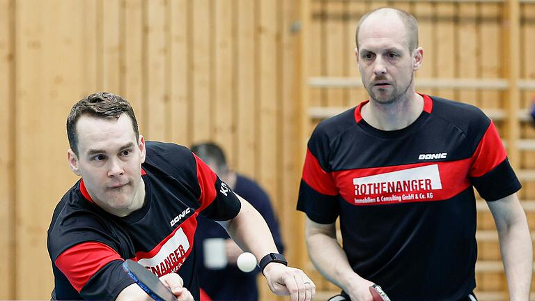 Pavol Mego (links) und Nico Christ punkteten für den SB Versbach im Auswärtsspiel bei der DJK SpVgg Effeltrich. Pavol Mego (links) und Nico Christ punkteten für den SB Versbach im Auswärtsspiel bei der DJK SpVgg Effeltrich.