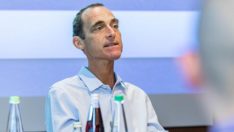 Tim Lobinger als Schirmherr der Stiftung 'Forschung hilft' bei der Verleihung der Förderpreise 2022 in Würzburg.
