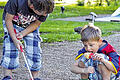 Mit Augenmaß: Minigolfen im Park