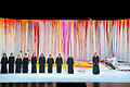 Vorne wird konzertant gesungen, hinten fließen Farben ineinander. Die Bayreuther Festspiele bringen in der 'Walküre' Richard Wagner und den Künstler Hermann Nitsch zusammen.