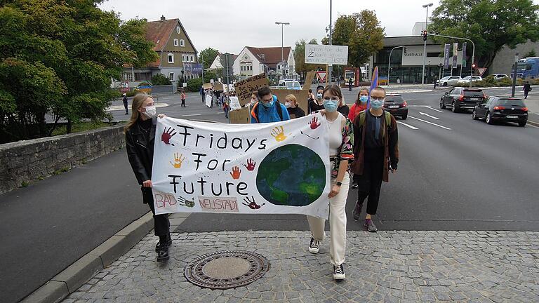 Sie sind wieder unterwegs, die Aktivistinnen und Aktivisten von Fridays for Future. Sie sind wieder unterwegs, die Aktivistinnen und Aktivisten von Fridays for Future.