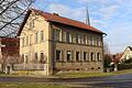 Die alte Schule in Hellmitzheim soll jetzt saniert werden. Seit 2012 steht das städtische Gebäude an der Hauptstraße leer.