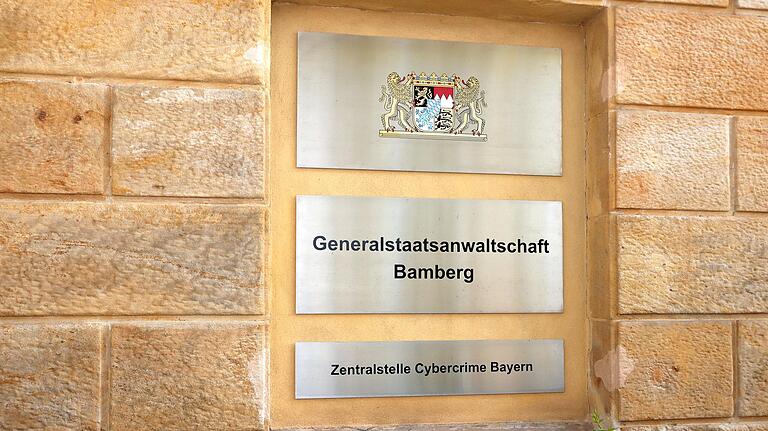 Die Generalsstaatsanwaltschaft Bamberg - und damit die Zentralstelle Cybercrime Bayern - ist auf das Areal der ehemaligen Lagarde Kaserne umgezogen. Die Generalsstaatsanwaltschaft Bamberg - und damit die Zentralstelle Cybercrime Bayern - ist auf das Areal der ehemaligen Lagarde Kaserne umgezogen.