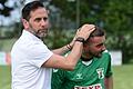 Nach dem Abstieg aus der Bayernliga tröstete Mario Schindler (links) die Spieler des TSV Großbardorf (rechts Manuel Leicht), den er in der kommenden Saison nun in der Landesliga coachen wird.