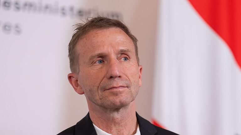 Österreichs Fußballchef Mitterdorfer       -  Der ÖFB-Chef Klaus Mitterdorfer gibt im Machtkampf auf.