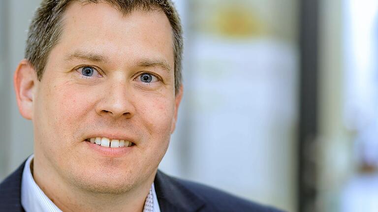 Prof. Dr. Oliver Kurzai, Inhaber des Lehrstuhls für Medizinische Mikrobiologie und Mykologie der Universität Würzburg. Prof. Dr. Oliver Kurzai, Inhaber des Lehrstuhls für Medizinische Mikrobiologie und Mykologie der Universität Würzburg.