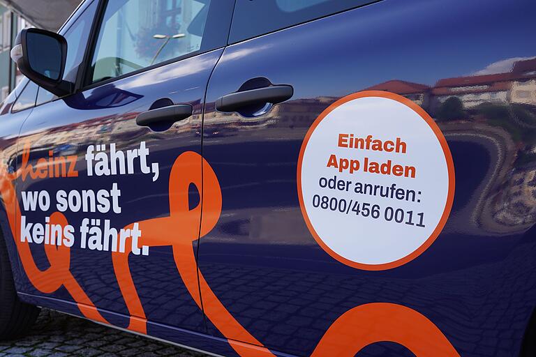 Seit Mai ist das Ruftaxi Callheinz im südlichen Landkreis Schweinfurt im Einsatz. Die Fahrgastzahlen steigen monatlich. In diesem Jahr soll der Fahrdienst auch auf den Westen und Osten des Landkreises ausgeweitet werden. Seit Mai ist das Ruftaxi Callheinz im südlichen Landkreis Schweinfurt im Einsatz. Die Fahrgastzahlen steigen monatlich. In diesem Jahr soll der Fahrdienst auch auf den Westen und Osten des Landkreises ausgeweitet werden.