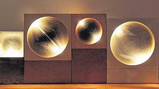 Günther Uecker: Kosmische Vision, Lichtscheiben.
