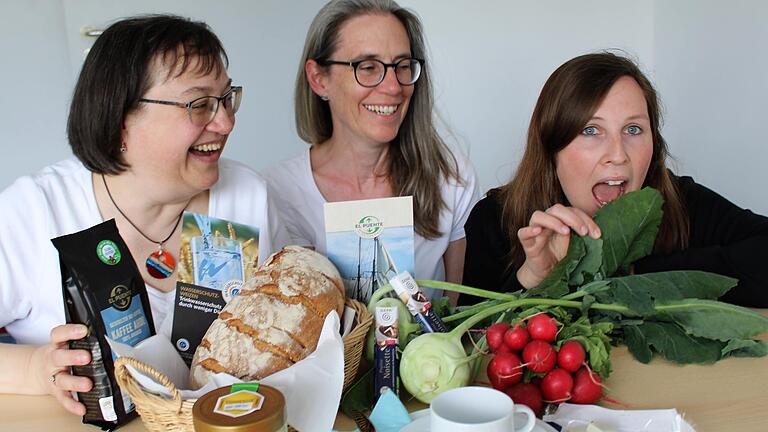 Anja Bergmann, Maja Schmidt und Ronja Rohlik laden zum Klimafrühstück ein. Anja Bergmann, Maja Schmidt und Ronja Rohlik laden zum Klimafrühstück ein.