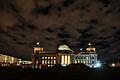 Reichstagsgebäude am Morgen       -  Im Bundestag stehen heute zwei Anträge der CDU/CSU-Fraktion zur Wende in der Migrationspolitik zur Abstimmung.