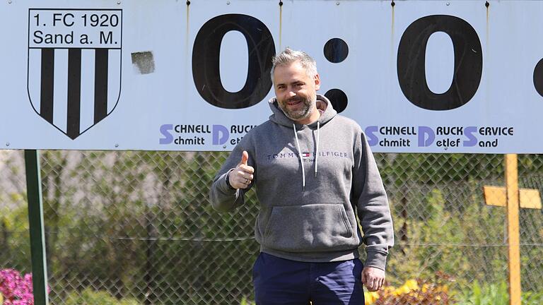 Jürgen Stumpf, Juniorenleiter beim FC Sand, ist froh, dass der Bayerische Fußball-Verband die Abstiegsfrage in der U-15-Bayernliga zugunsten der Sander geregelt hat.