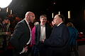 Mehring Live / Talk im Kino Meitingen mit Bischof Bertram Meier       -  Bischof Bertram Meier (r.) bekräftigte seine Meinung zu Waffenlieferungen an die Ukraine bei einer Gesprächsrunde mit dem Landtagsabgeordneten Fabian Mehring (l.) und Moderator Daniel Wirsching.