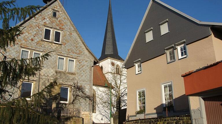 Ziemlich abrupt endete die Bürgerversammlung in Ballingshausen, nachdem ein Bürger sich nicht an die Spielregeln des Bürgermeisters halten wollte (Archivfoto). Ziemlich abrupt endete die Bürgerversammlung in Ballingshausen, nachdem ein Bürger sich nicht an die Spielregeln des Bürgermeisters halten wollte (Archivfoto).