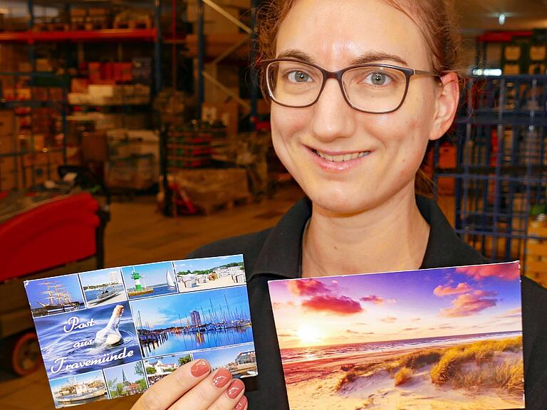 Vera Woisetschläger schickt mit ihrer Familie viele Ansichtskarten an Freunde und Verwandte und freut sich über jede Karte, die im eigenen Postkasten liegt. Vera Woisetschläger schickt mit ihrer Familie viele Ansichtskarten an Freunde und Verwandte und freut sich über jede Karte, die im eigenen Postkasten liegt.