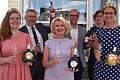 Bei der Präsentation der neuen Landkreisweine (von links): Weinprinzessin Valentina Dohnal, Paul Streng, Landrätin Tamara Bischof, Cornelius Lauter, Stefan Nunn und die Fränkische Weinkönigin Eva Brockmann.