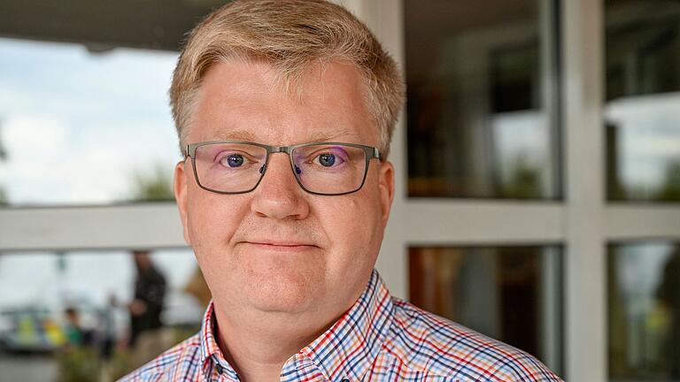 Sebastian Kleinau hält 90 Personen in Volkach für handhabbar und sieht auch ihren Nutzen als Arbeitskräfte. Sebastian Kleinau hält 90 Personen in Volkach für handhabbar und sieht auch ihren Nutzen als Arbeitskräfte.