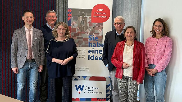 Im Bild (von links): Torsten Wozniak, Peter Kornell, Beate Glotzmann, Prof. Dr. Klaus Reder, Sabine Wolf, Julia Wolf.
