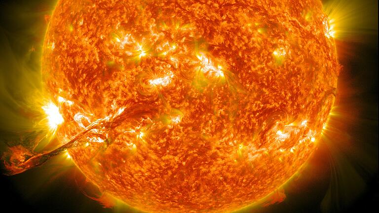 Magnetismus schützt uns vor Sonnenstürmen, die zerstörerische Einflüsse auf unser Leben hätten.