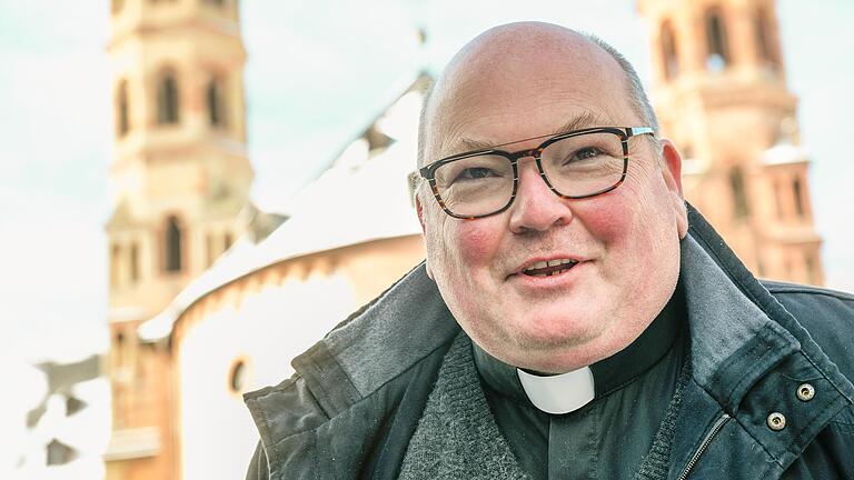 Der neue Würzburger Dompfarrer Stefan Gessner tritt am 21. Februar ins Amt. Er stammt aus Schweinfurt und war davor im Bamberger Land eingesetzt. Der neue Würzburger Dompfarrer Stefan Gessner tritt am 21. Februar ins Amt. Er stammt aus Schweinfurt und war davor im Bamberger Land eingesetzt.