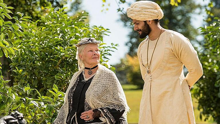 Das vhs-Filmforum zeigt den Historienfilm &bdquo;Victoria & Abdul&ldquo; über eine Episode aus dem Leben der Königin Victoria..