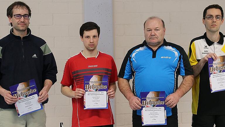 Die ersten vier in der Klasse Herren C: (von links) 4. Matthias Reuter (TSV Karlstadt), 1. Sebastian Kühnelt (SV Neuendorf), 2. Heinrich Schmidt (ESV Gemünden), 3. Andre Strohmenger (TSV Gambach). Die ersten vier in der Klasse Herren C: (von links) 4. Matthias Reuter (TSV Karlstadt), 1. Sebastian Kühnelt (SV Neuendorf), 2. Heinrich Schmidt (ESV Gemünden), 3. Andre Strohmenger (TSV Gambach).