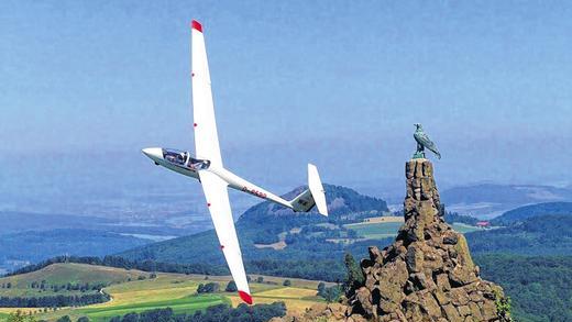 Perspektive: Der Segelflug auf der Wasserkuppe soll zum &bdquo;immateriellen Kulturerbe&ldquo; erklärt werden: Die Gesellschaft zur Förderung des Segelflugs hat letztes Jahr einen Antrag gestellt. 2015 wird die UN-Organisation für Bildung, Wissenschaft und Kultur darüber entscheiden.