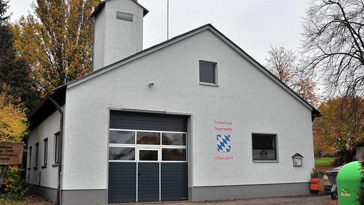 Wie das Feuerwehrgerätehaus in Ottendorf (im Bild) genutzt wird, wenn im Baugebiet Eichelberg III in Gädheim ein neues Haus für die Feuerwehren Ottendorf und Gädheim errichtet wird, konnte Bürgermeister Peter Kraus noch nicht sagen.