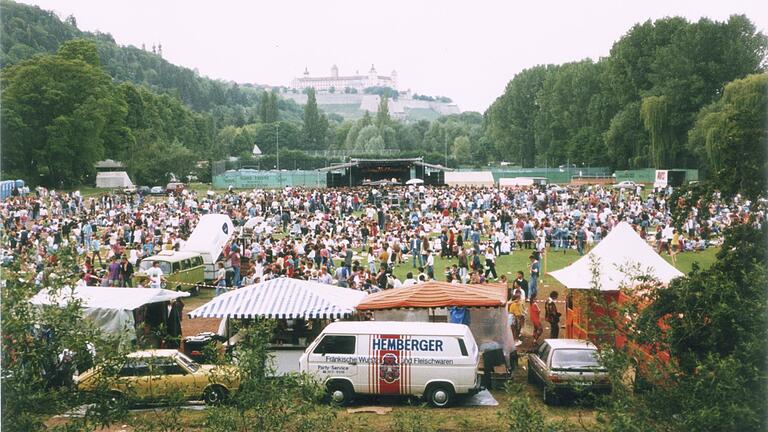 Festival: Wie sich das U&D in Würzburg verändert hat       -  Erst fand das Festival auf der Würzburger Bastion statt, dann zog es bereits 1989 auf einen Sportplatz in der Würzburger Mergentheimer Straße.