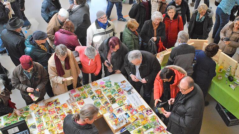 Das Interesse an der Vielfalt der Sorten ist nach wie vor groß. Etwa 2000 Besucher kamen 2018 zum Saatgut-Festival in die Mainschleifenhalle nach Volkach.