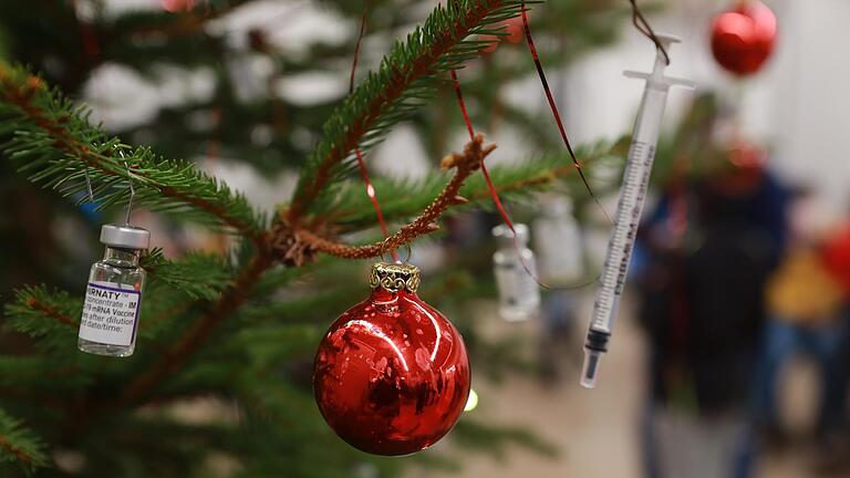 Heiligabend und an den Weihnachtsfeiertagen wird im Kitzinger Impfzentrum nicht geimpft (Symbolbild). Heiligabend und an den Weihnachtsfeiertagen wird im Kitzinger Impfzentrum nicht geimpft (Symbolbild).