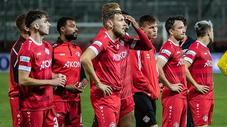 Die Würzburger Kickers trennten sich am Dienstagabend mit einem 1:1 von Viktoria Aschaffenburg. Zu wenig, um zufrieden zu sein.