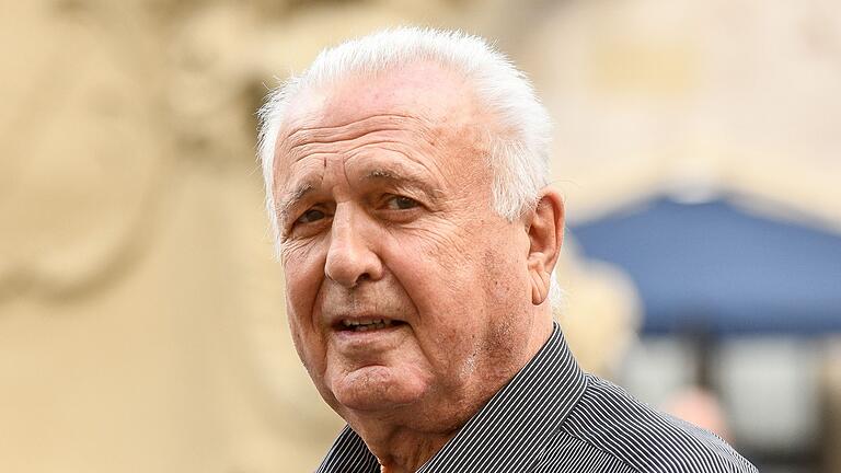 Übt scharfe Kritik am amtierenden Würzburger OB Christian Schuchardt: Würzburger-Liste-Fraktionschef Jürgen Weber. Übt scharfe Kritik am amtierenden Würzburger OB Christian Schuchardt: Würzburger-Liste-Fraktionschef Jürgen Weber.