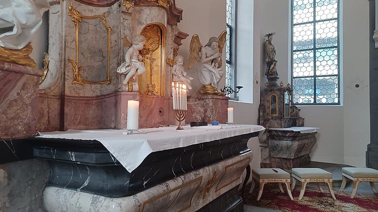 Abendlob in der Schlosskapelle im Kurpark. Abendlob in der Schlosskapelle im Kurpark.