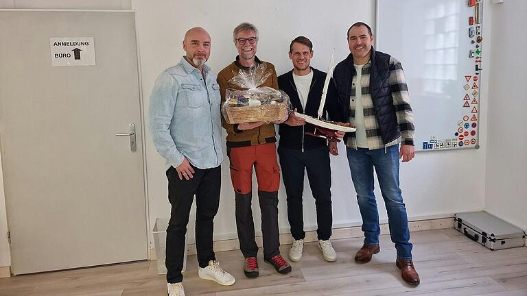 Auf dem Foto Tim Haueisen (Vorsitzender Kreisverband), Dieter Stecher (TÜV Schweinfurt), Marcel Bezold (2. Stellv. KV), Alexander Geßner (Stellv. KV).