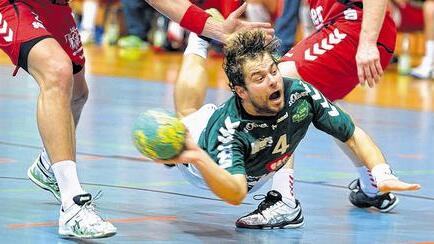 So kennen ihn die Rimparer Handballfans: Sebastian Kraus ist auf dem Handballfeld immer mit hundert Prozent Einsatz und Emotion dabei. So kennen ihn die Rimparer Handballfans: Sebastian Kraus ist auf dem Handballfeld immer mit hundert Prozent Einsatz und Emotion dabei.