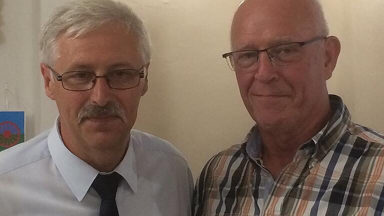 Eleks Bürgermeister László Pluhár (links) hat es als Kommunalpolitiker schwer im Land der Orbán-Regierung. Mit im Bild Siegfried Brendel, Vorsitzender des Partnerschaftskomitees in der Partnerstadt Gerolzhofen.